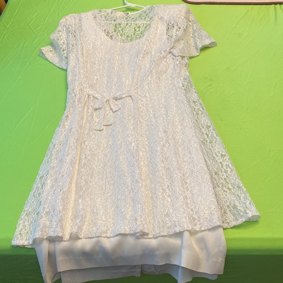 White short dress - Picture 3 of 3